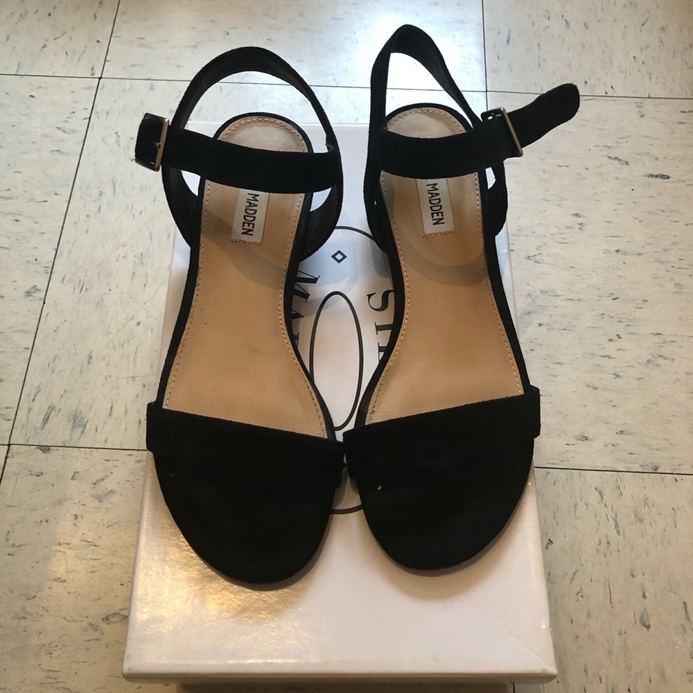 Steve Madden black sandal
